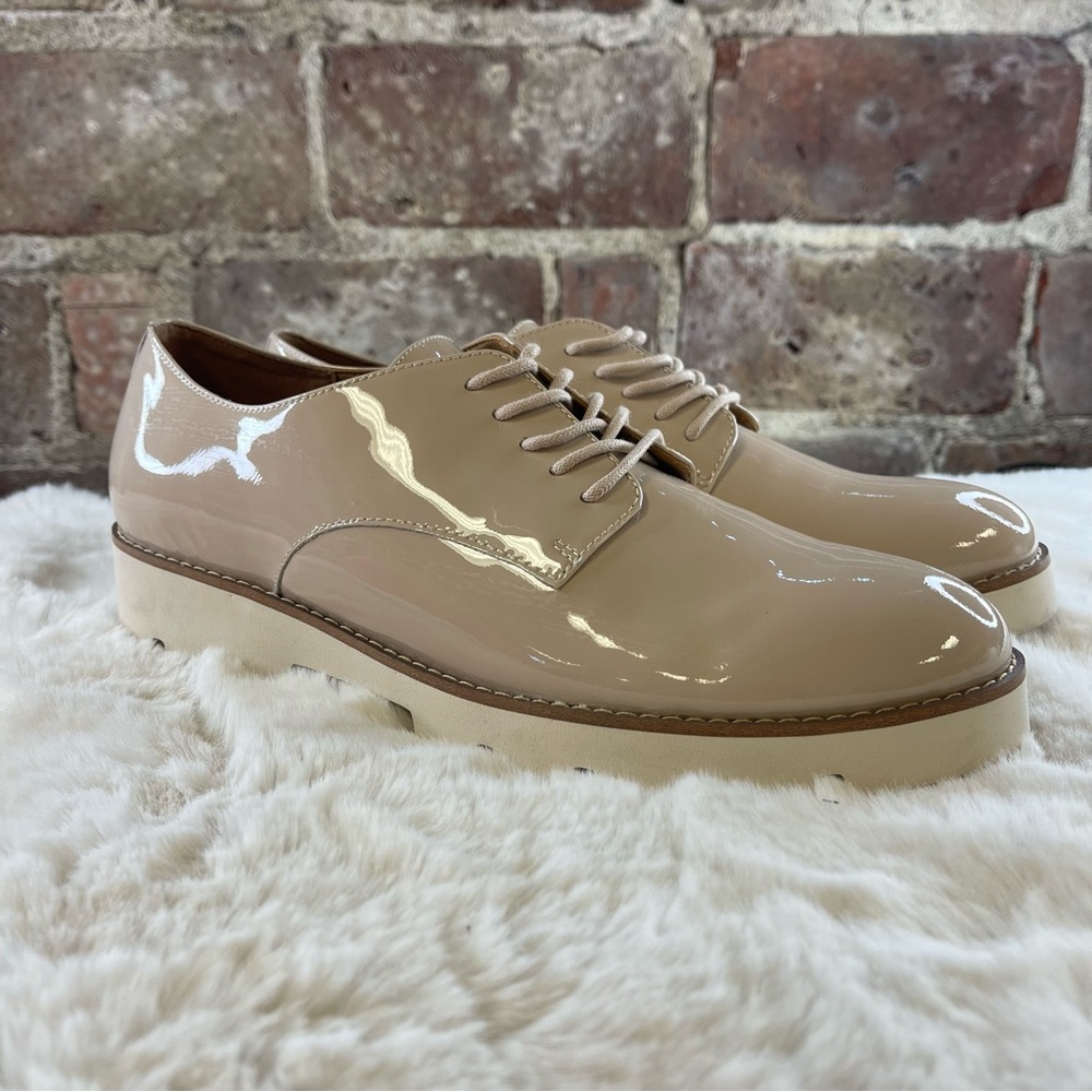 Vionic Adina Lace Up Cream Patent Leather Loafer In Sz 8